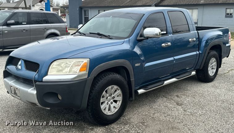2006 Mitsubishi Raider Double Cab pickup truck - ND9158