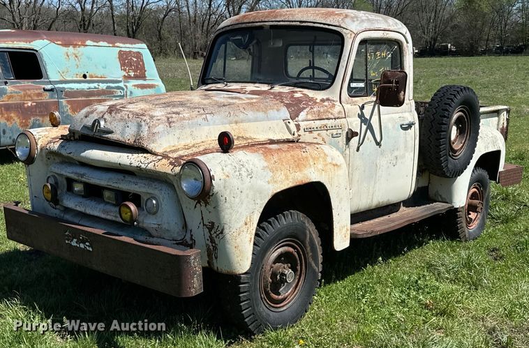 1957 International S-120 pickup truck - ND9172