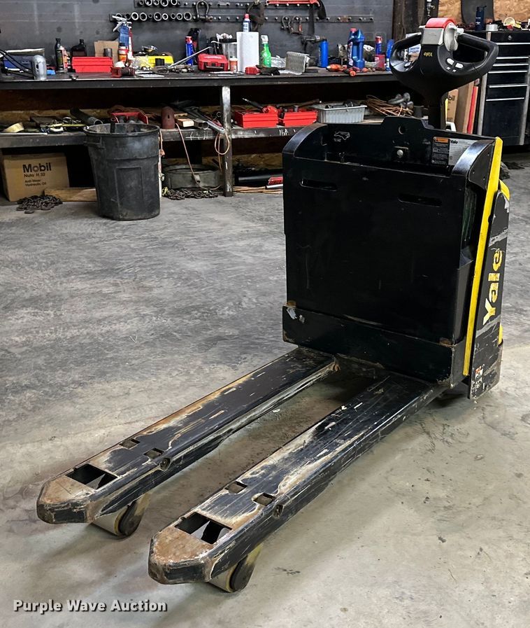 Yale MPB045VGN24T2246 pallet jack - OF9352