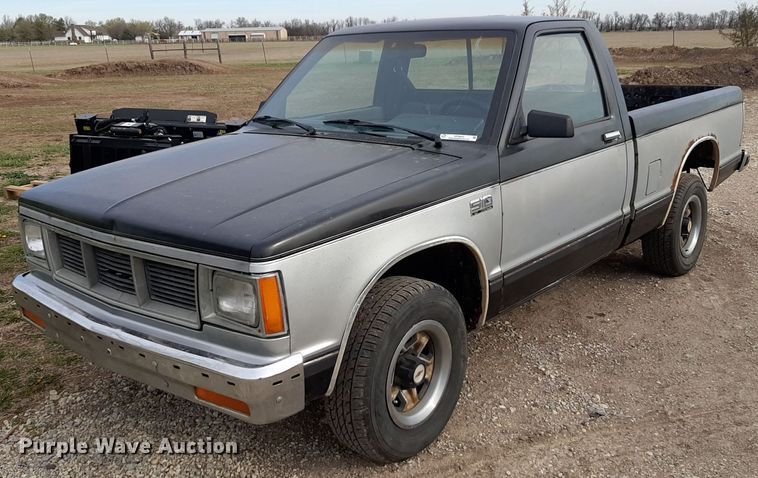 1988 Chevrolet S10 pickup truck - OF9693