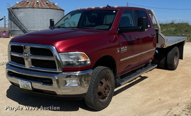 2015 Dodge  Ram 3500HD Crew Cab flatbed pickup truck - OG9879