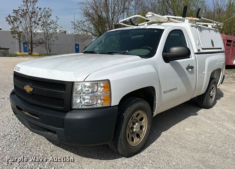 2012 Chevrolet  Silverado 1500 pickup truck - OM9461