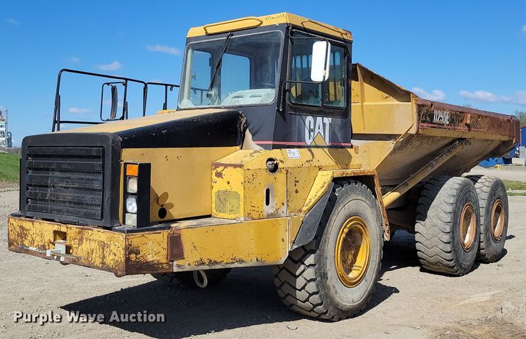 1997 Caterpillar D250E haul truck - DP1322