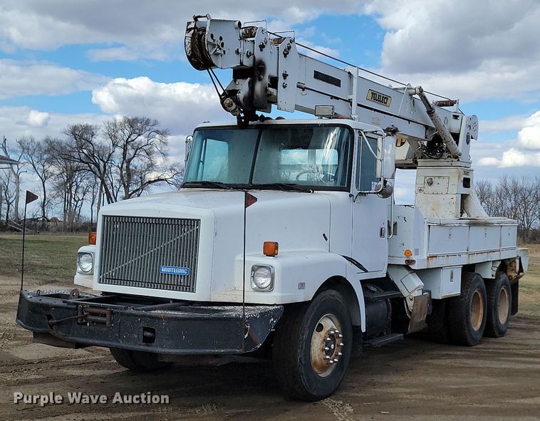 1992 White GMC  WG crane truck - DP5677