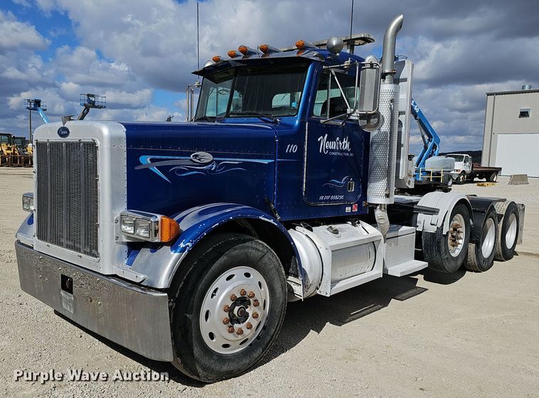 1999 Peterbilt 379 semi truck - DQ8673
