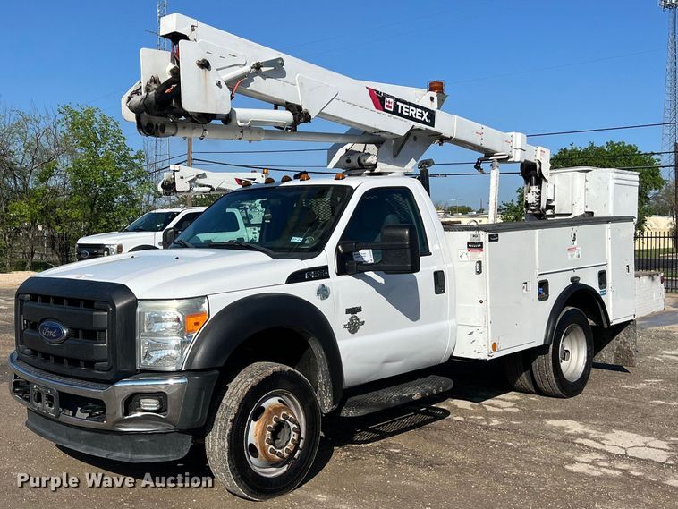 2016 Ford F550 bucket truck - DS2931