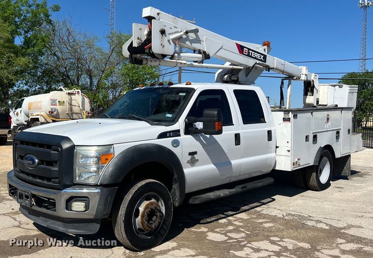 2016 Ford F550 bucket truck - DS2933