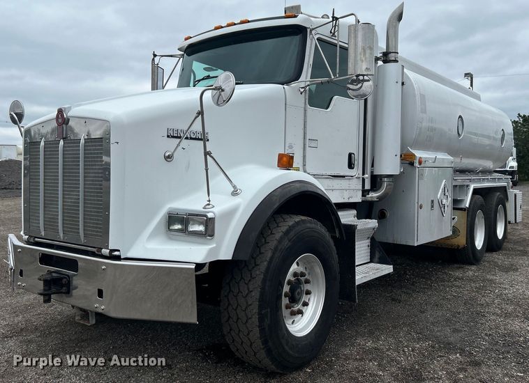 2007 Kenworth T800 fuel truck - EG1419