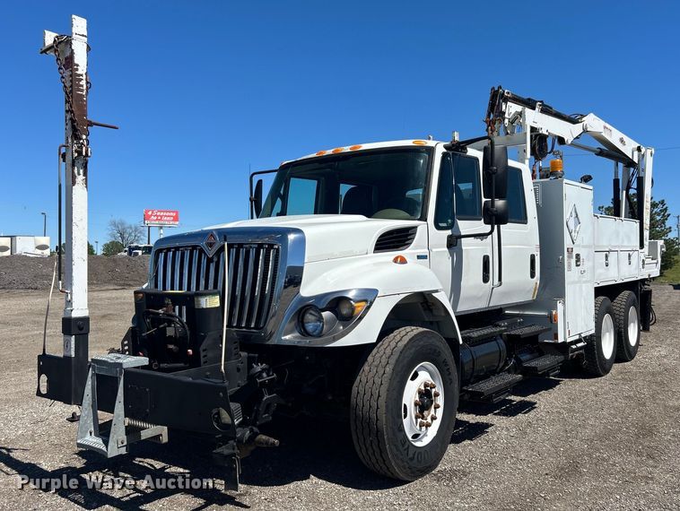 2010 International  7400 SBA utility / service truck - EG1427