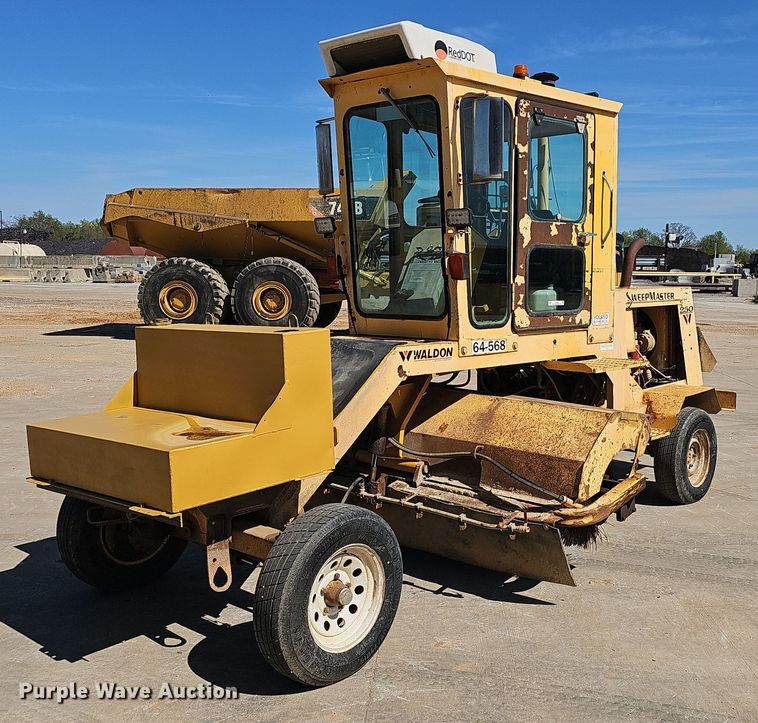 2004 Waldon Sweep Master 250 broom - EJ6262
