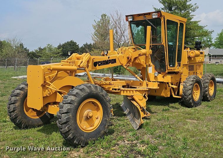 1981 Champion  710 motor grader - EJ6296