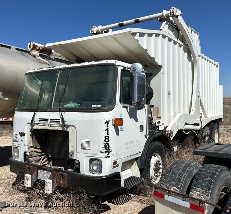 2012 AutoCar  Xpeditor refuse truck - IB9404