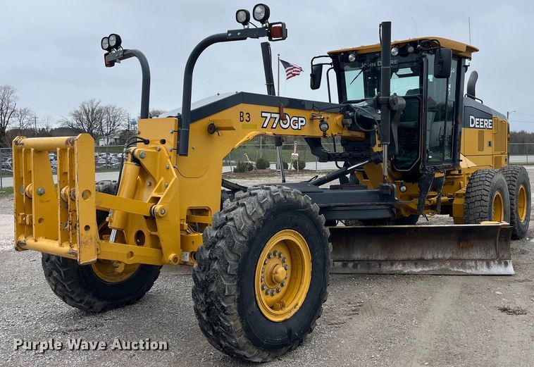 2014 John Deere 770G motor grader - LD9388