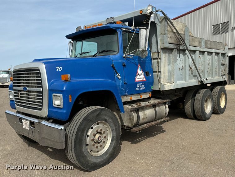 1997 Ford L9000 dump truck - NH9117