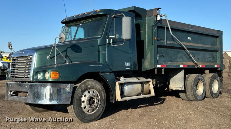 2005 Freightliner  Century Class S/T dump truck - NH9179