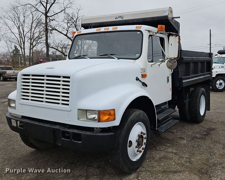 1993 International  4600 dump truck - OK9840