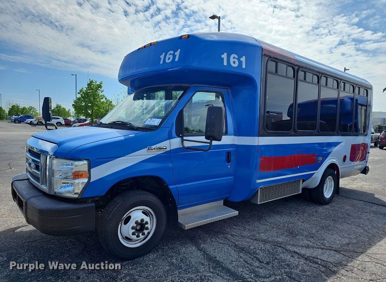 2014 Eldorado National Aerotech Ford 220 shuttle bus - DM1613