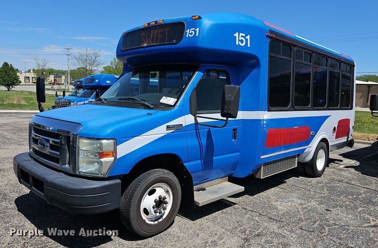 2011 Eldorado National shuttle bus - DM1628