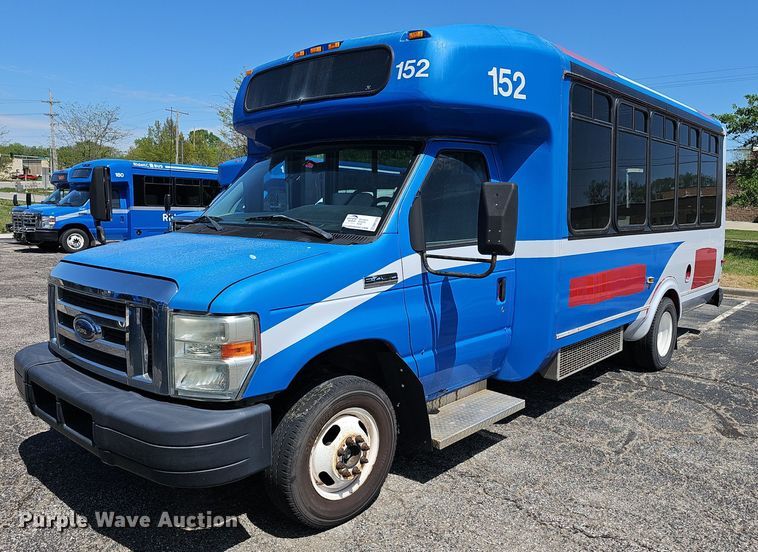 2011 Eldorado National shuttle bus - DM1629