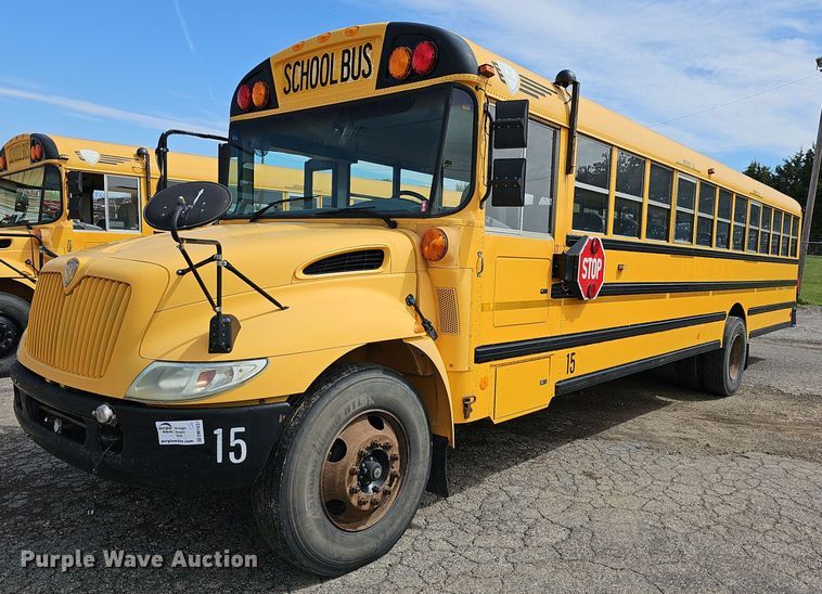 2005 IC CE300 school bus - DM1637