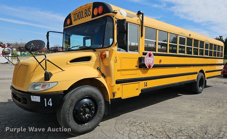 2005 IC CE300 school bus - DM1638