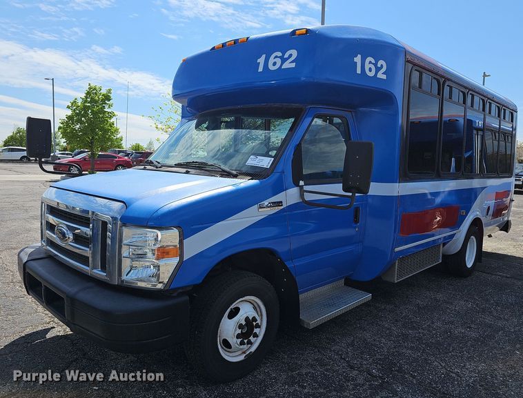 2014 Eldorado National Aerotech Ford 220 shuttle bus - DM1651