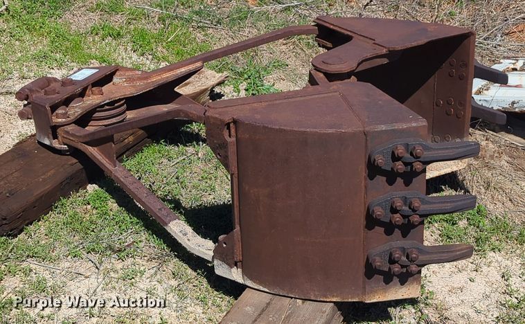 32" W crane clamshell bucket - DN3827