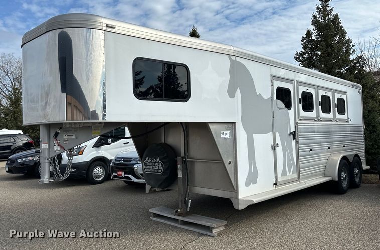 2016 Cimarron  Horse trailer livestock trailer - DO3283