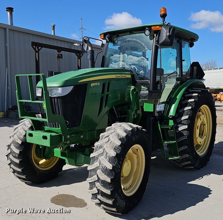 2014 John Deere 6105D MFWD tractor - DP0820