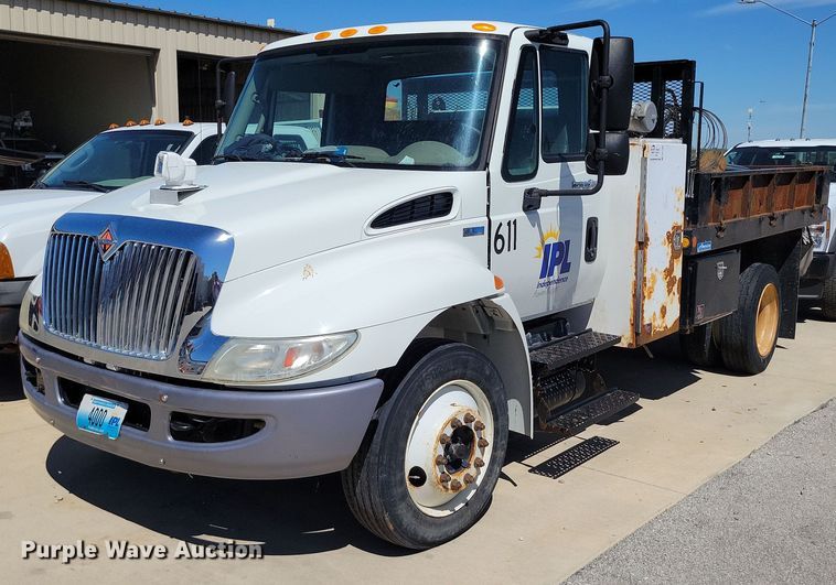 2011 International 4300M7 dump truck - DP1392