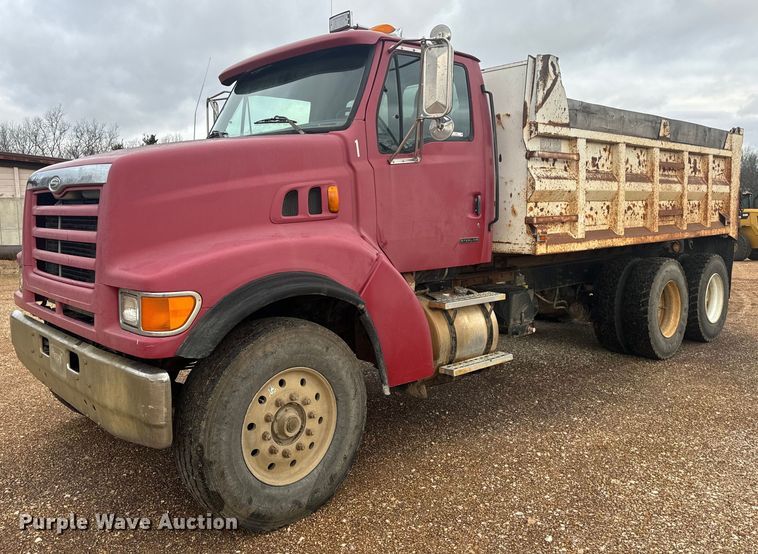 2000 Sterling  L8511 dump truck - EH6621
