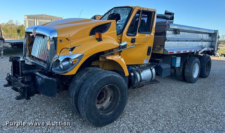 2017 International  WorkStar 7500 dump truck - EH6668