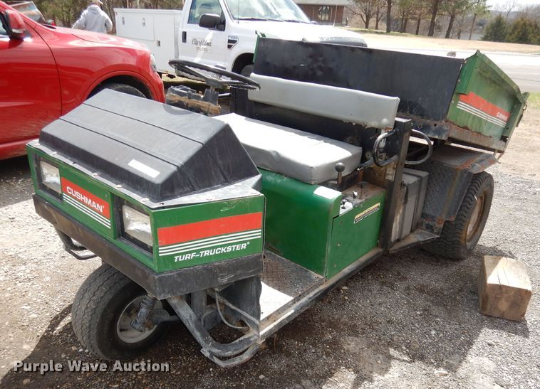 1992 Cushman Turf Truckster utility vehicle - KM9795