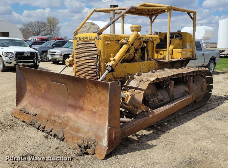 Caterpillar  D6 dozer - LD9006