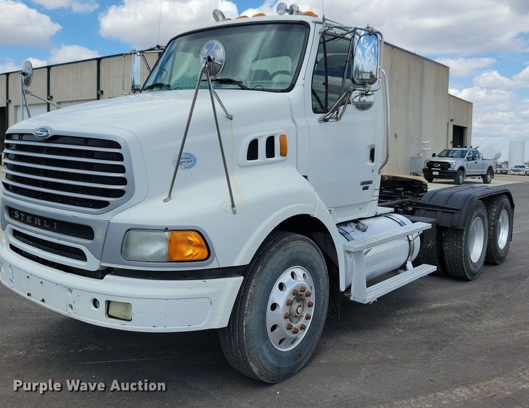 2009 Sterling A9500 semi truck - LD9007