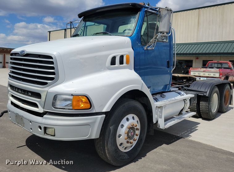 2009 Sterling A9500 semi truck - LD9009