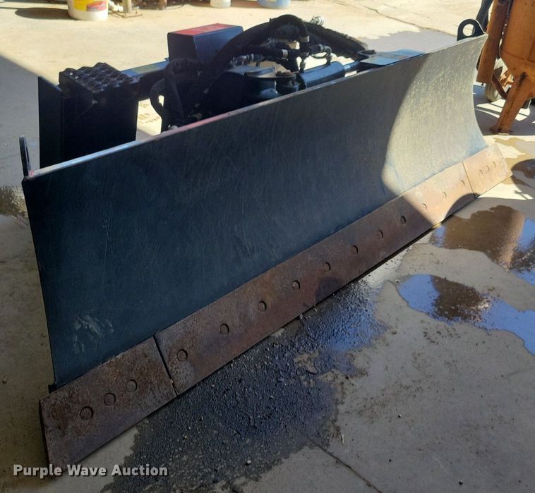 2011 Caterpillar  92" W skid steer dozer blade - LD9015