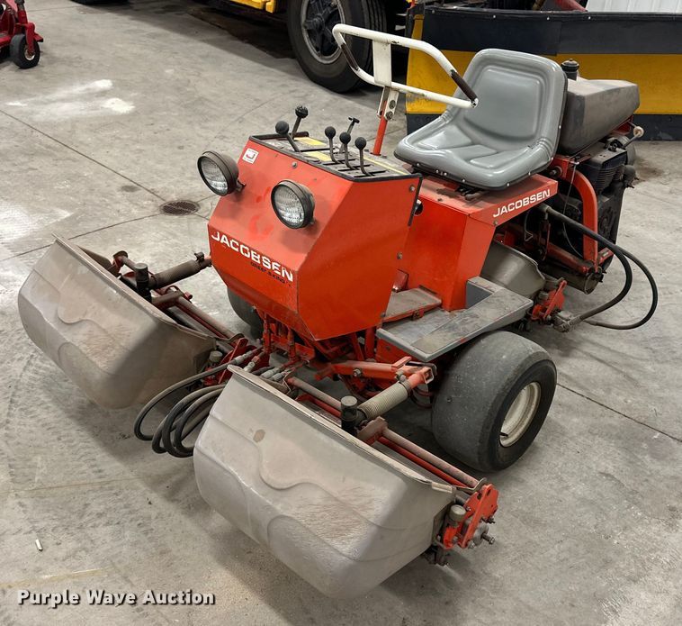 1986 Jacobsen Greens King 62221 greens mower - OE9095