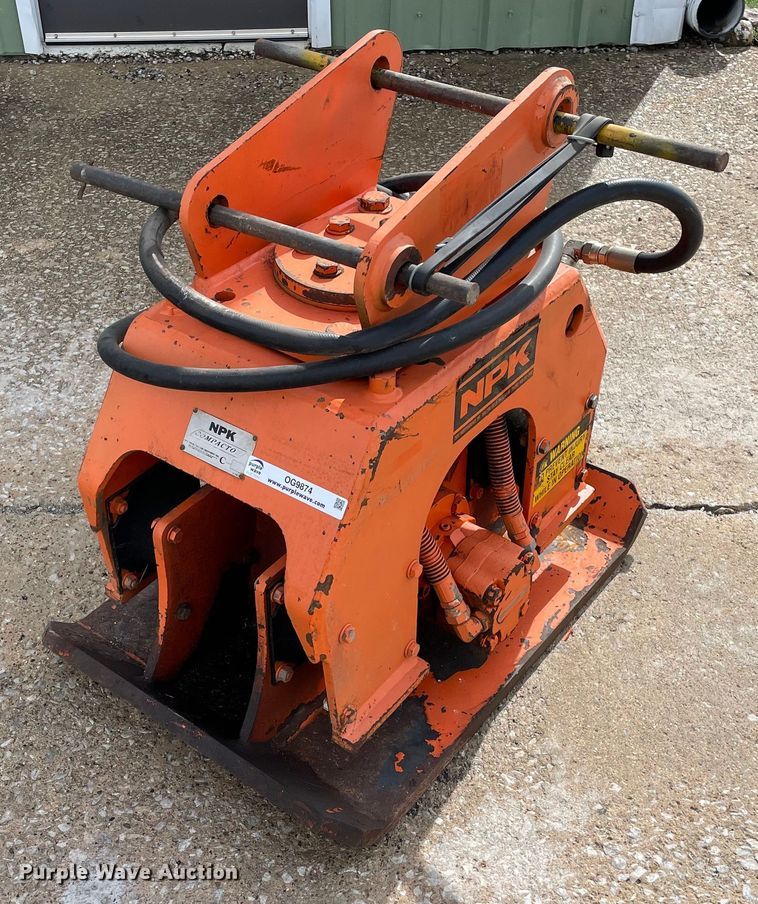 NPK C-4B backhoe plate compactor - OG9874