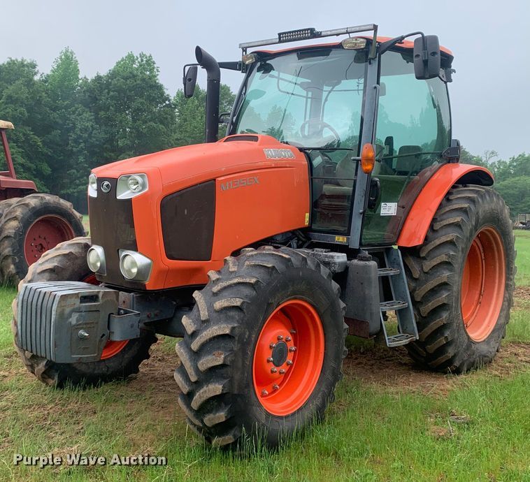 2013 Kubota M135GX MFWD tractor - DM7807
