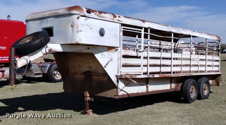 1976 Dugan livestock trailer - DQ6065