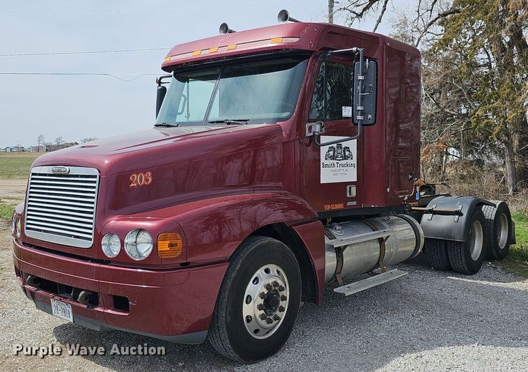 1999 Freightliner Century Class semi truck - DQ8693