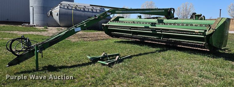 1991 John Deere 1600 swather / windrower - DQ8698