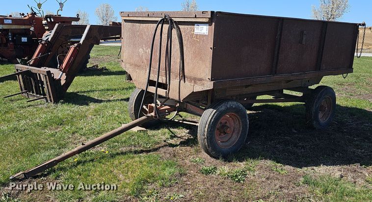 McCormick grain wagon - DQ8701