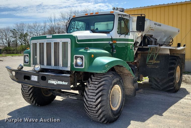 1997 International 2554 spreader truck - DR7907