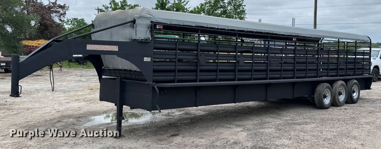 1993 Hanover livestock trailer - EH3879