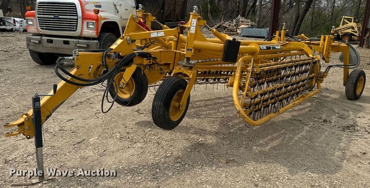 2018 Vermeer  R2300 hay rake - EH5444
