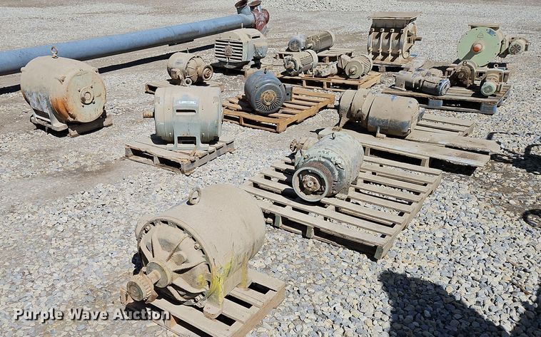Approximately 9 electric motors  - EH5464