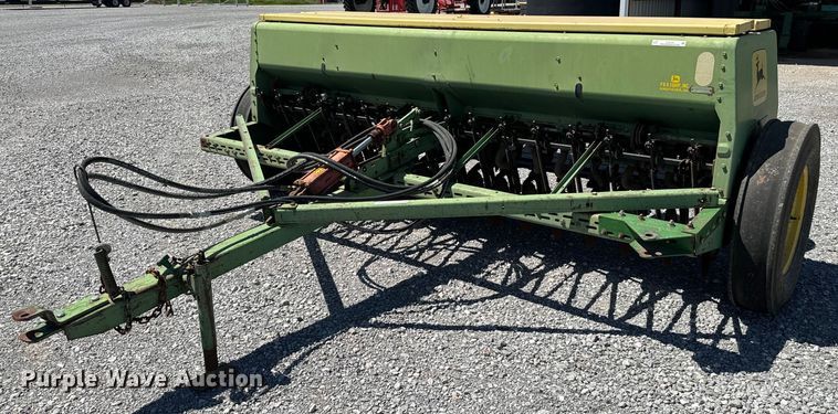 John Deere 8350 grain drill - EJ0552