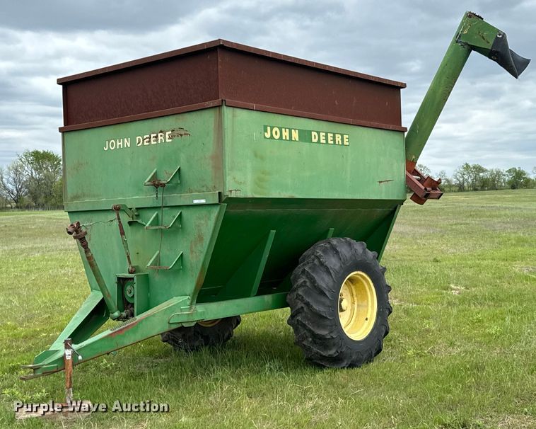 John Deere grain cart - ND9265